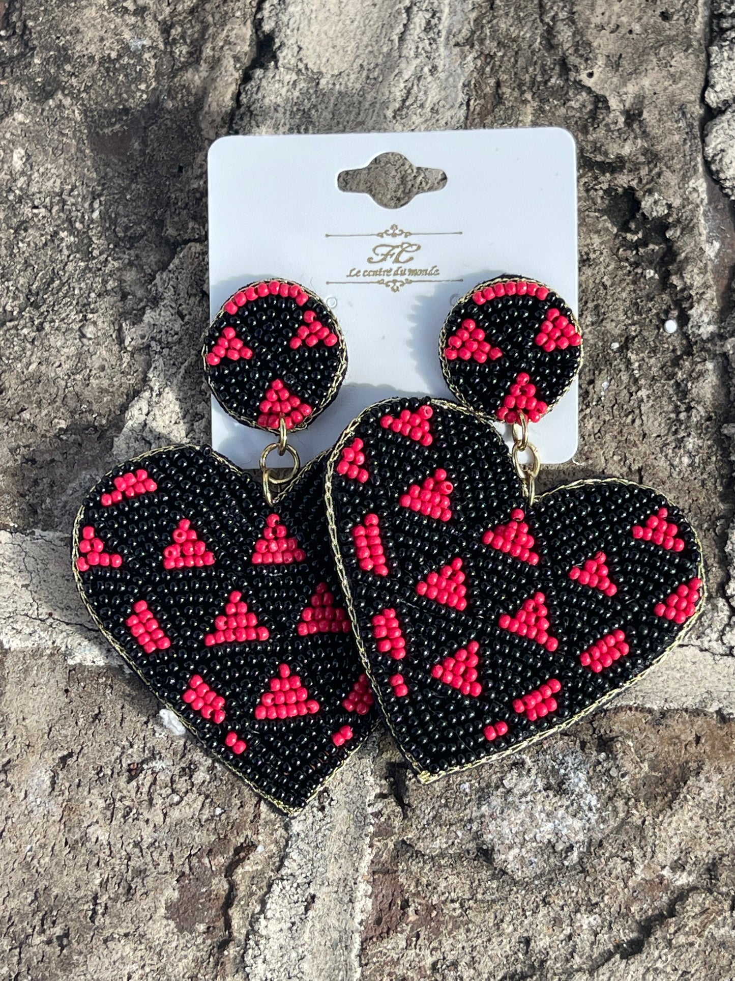 Triangle Pattern Heart Bead Earrings in Black and Red