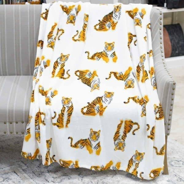 Eye of the Tiger Throw – eulajames.com